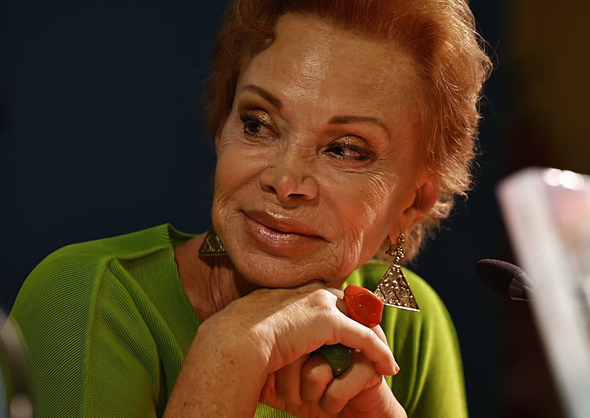 Imagen secundaria 1 - Paloma San Basilio: «La debilidad es nuestra fuerza, pobre del que no la tenga»