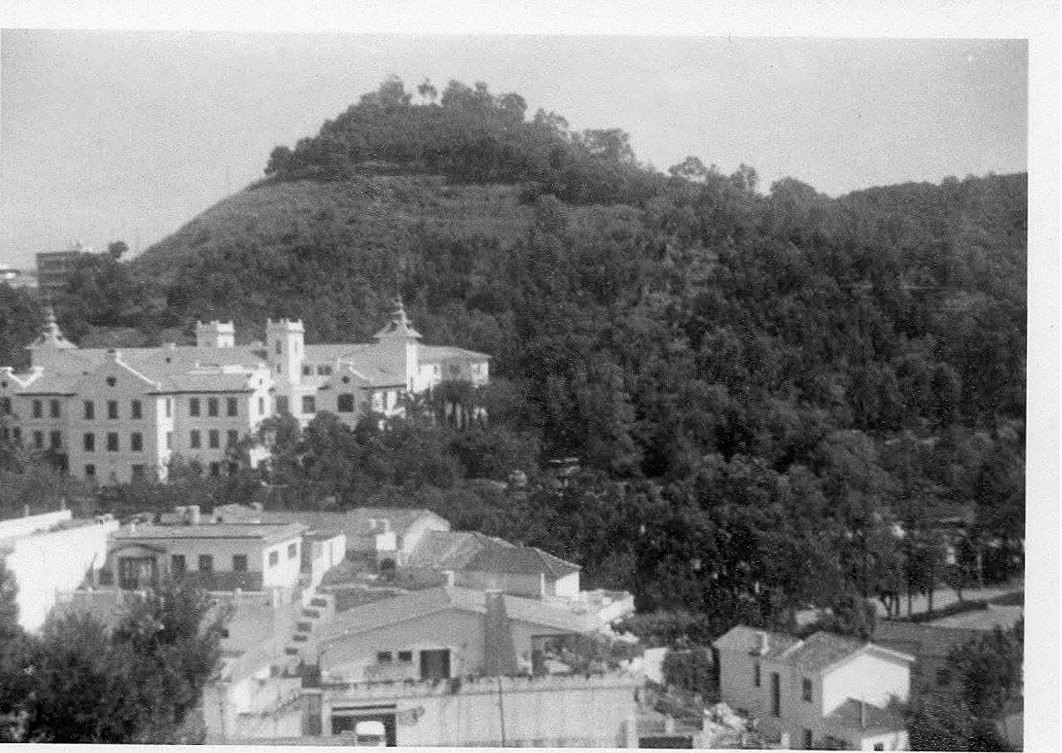 Imagen secundaria 1 - Imágenes antiguas cedidas por el equipo de dirección del colegio El Monte. 
