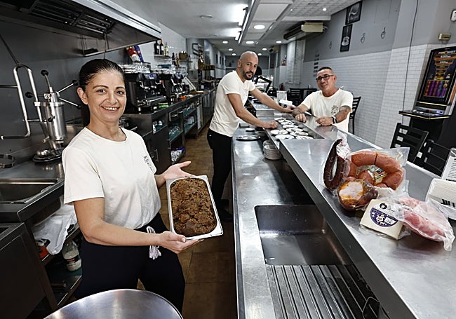 En el nuevo local se pueden degustar diferentes productos de la Serranía de Ronda.