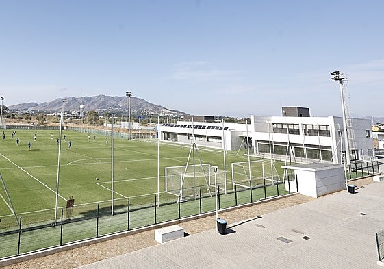 El espacio reservado para la futura residencia de jugadores en la ciudad deportiva es la pastilla a la izquierda de los edificios ya construidos.