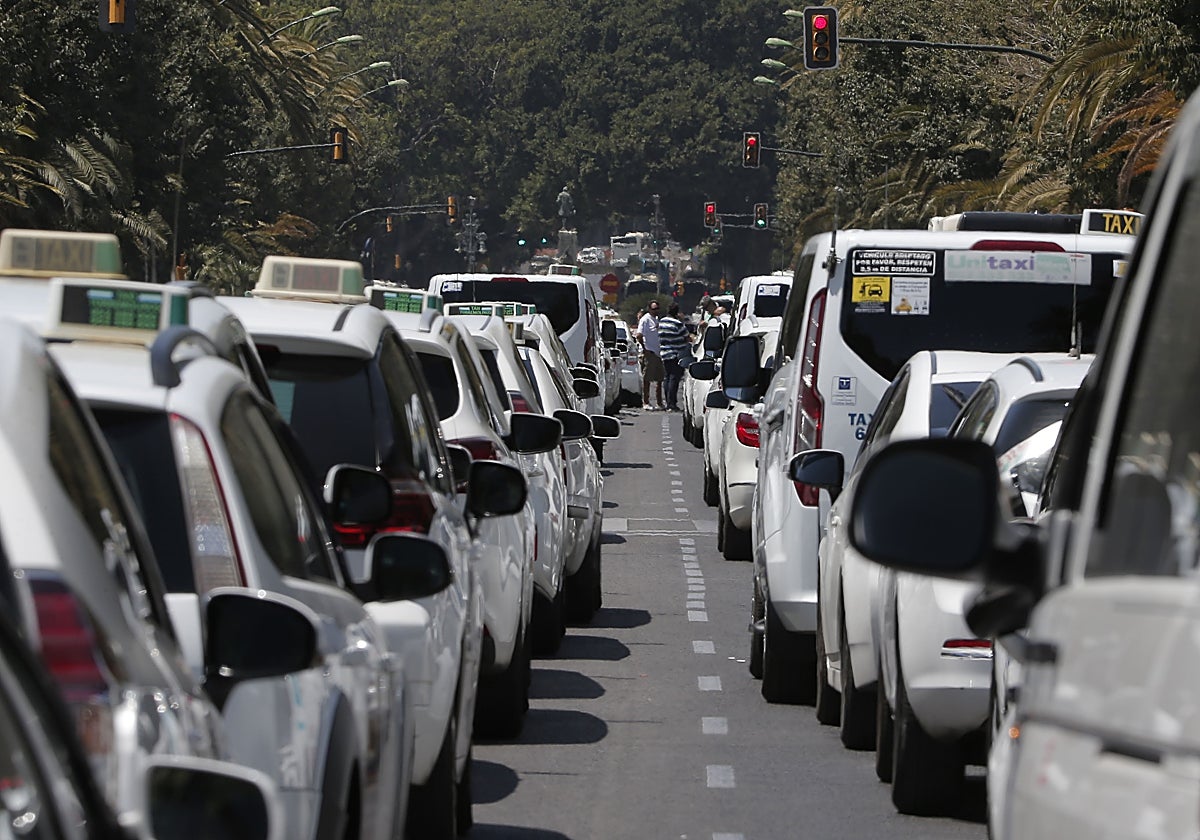 Guaro contará por primera vez con servicio de taxi tras la autorización de la Junta de Andalucía, que ha aprobado la creación de dos licencias municipales.