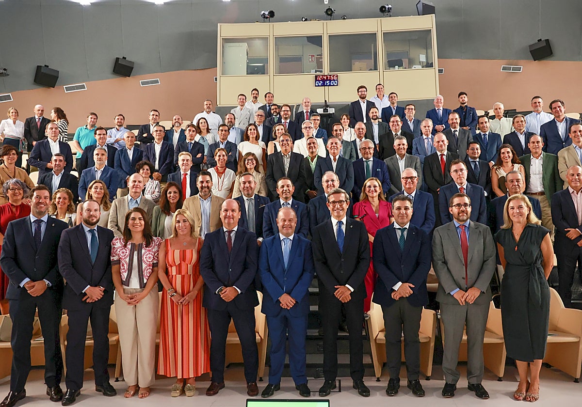 Jorge Paradela en el encuentro con lo representantes de la gran indutria de Andalucía.