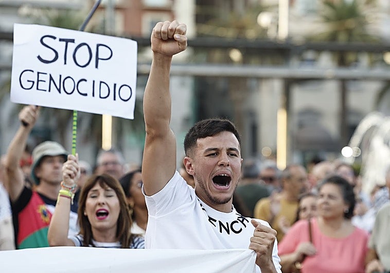 Málaga vuelve a salir a la calle por Palestina: «¡Basta ya de complicidad con un genocidio!»