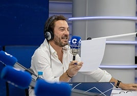 Jorge Bustos pone orden en las noticias cada mañana en 'Herrera en Cope'.