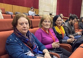 Imagen de archivo de Paqui, Puri y Loli García Caparrós, en la tribuna de invitados del Parlamento de Andalucía.
