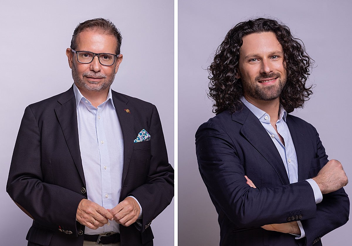 El periodista Ignacio Castillo y el pintor veleño José Martín España.