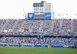 El Fondo Sur de La Rosaleda, durante el partido frente al Cádiz.