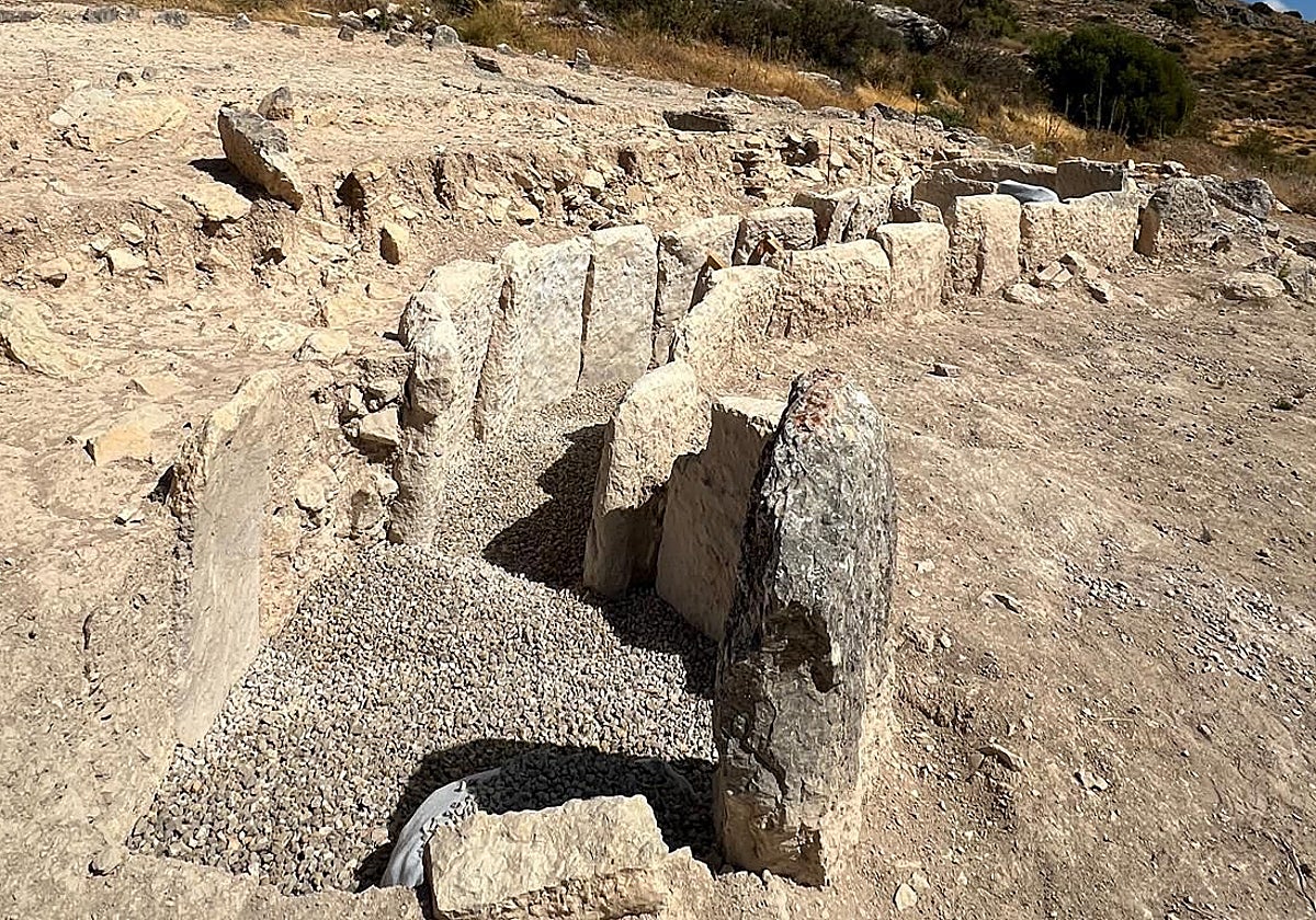 El dolmen I descubierto en la antigua necrópolis La Lentejuela.