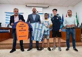 Imagen de la inauguración de la Peña Malaguista de Canillas de Aceituno.