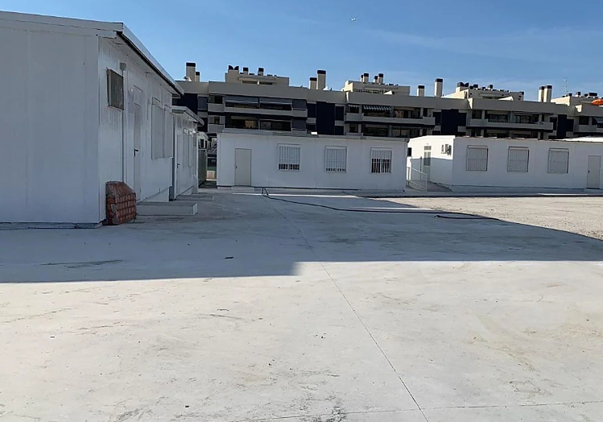 Las actuales aulas prefabricadas del CEIP Los Remedios.