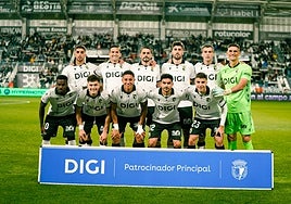 El último once del Burgos, frente al Granada en El Plantío.