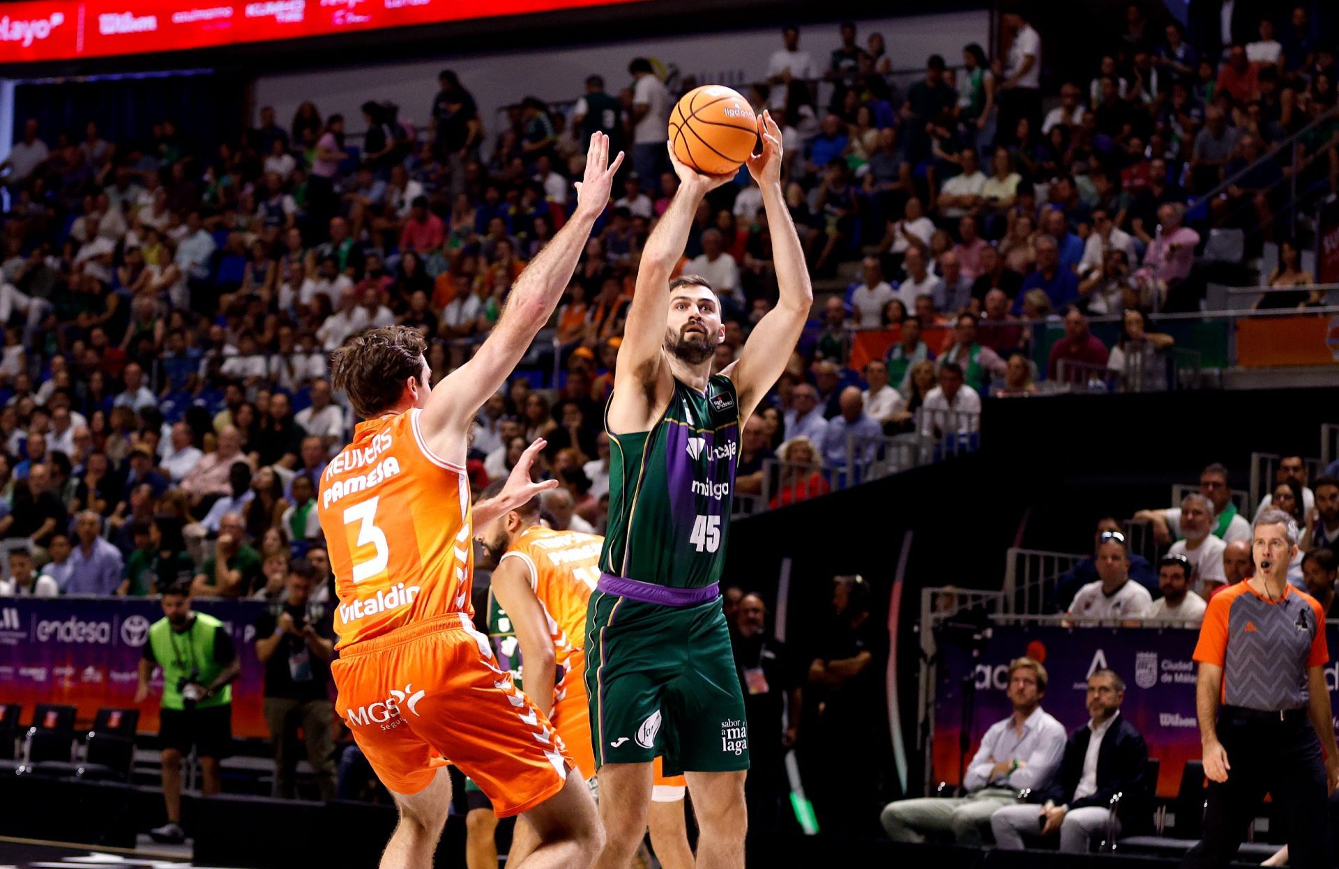 Unicaja-Valencia Basket: las mejores fotos de la semifinal de la Supercopa 2025