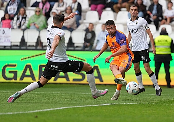 El remate a gol de Dani Lorenzo en el minuto 10 de partido.
