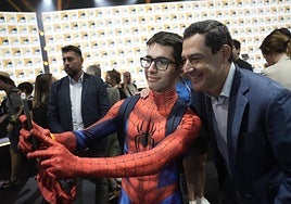 Juanma Moreno subraya un impacto de 50 millones tras la Comic-Con en Málaga y apuesta por «corregir errores» como las colas