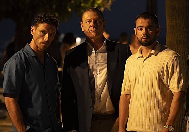 ames Nelson-Joyce, Sean Bean y Jack McMullen, de paseo por Marbella.