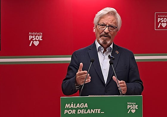 Rafael Granados, esta mañana, en la sede provincial socialista.