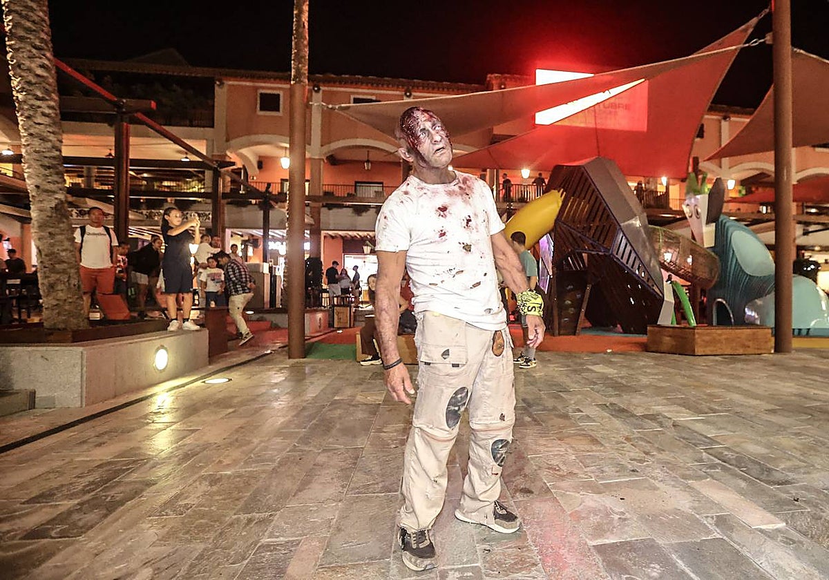 Muerto viviente en el interior del recinto malagueño.