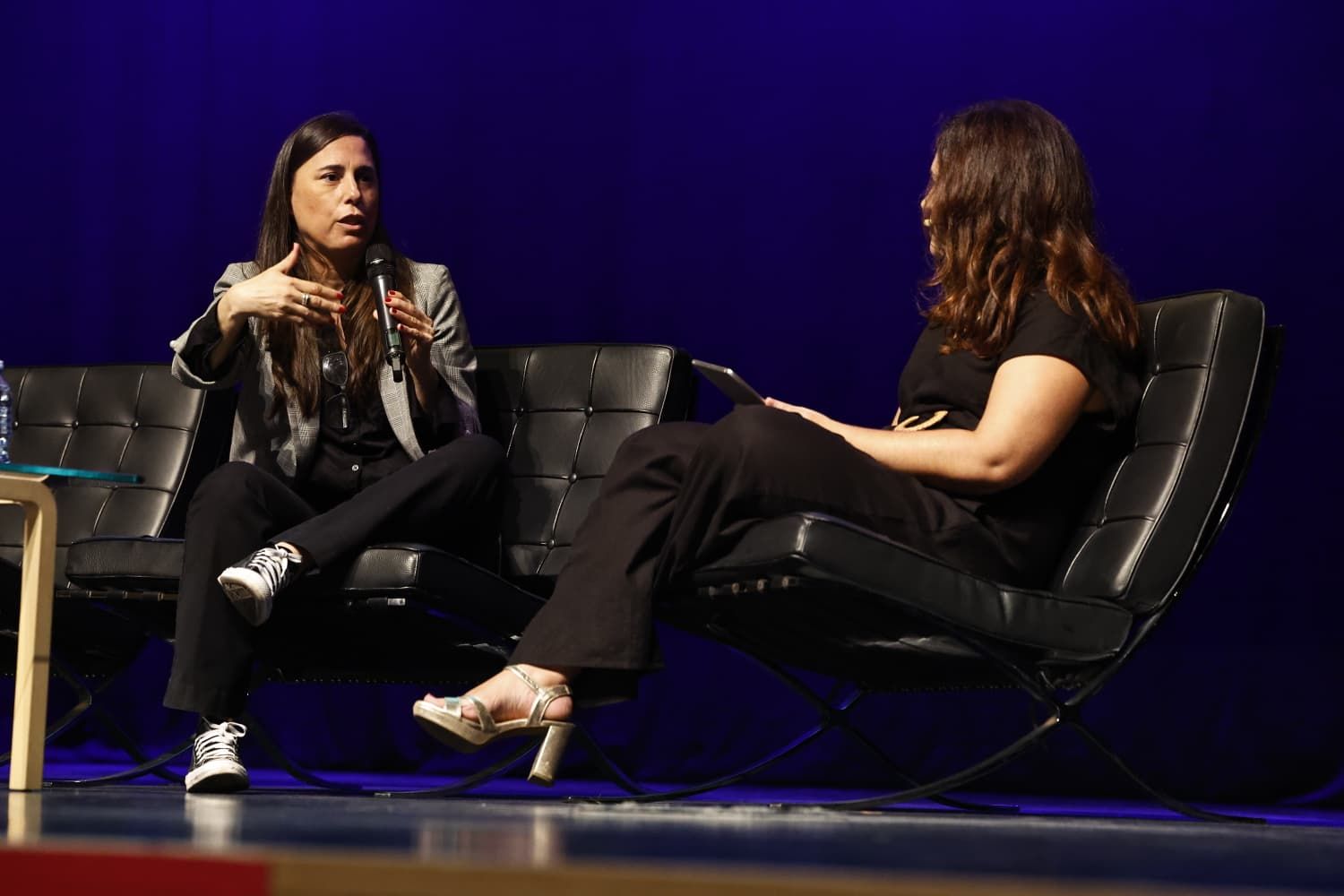 'Gente revolucionarIA' centra hoy el Sun and Tech Málaga. Sofía López de Freepik