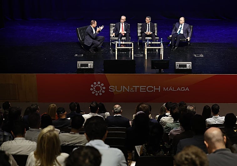 De izquierda a derecha, Manuel Castillo, Francisco de la Torre, Francisco Salado y Juan Ignacio Zafra.