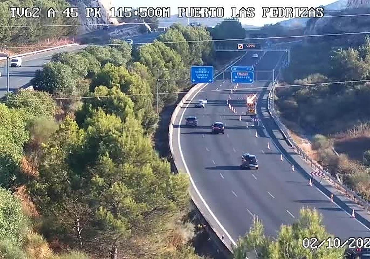 Imagen del corte de tráfico motivado por el accidente del camión en la A-92M.