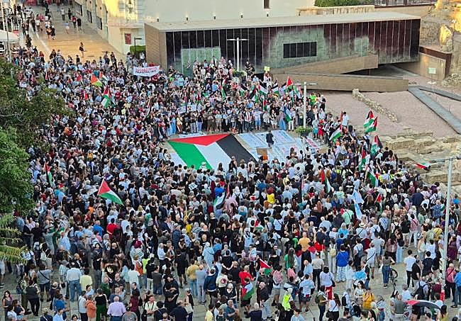 Concentración en la calle Alcazabilla.