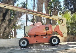 Investigan el sabotaje de la maquinaria para podar los Baños del Carmen en Málaga