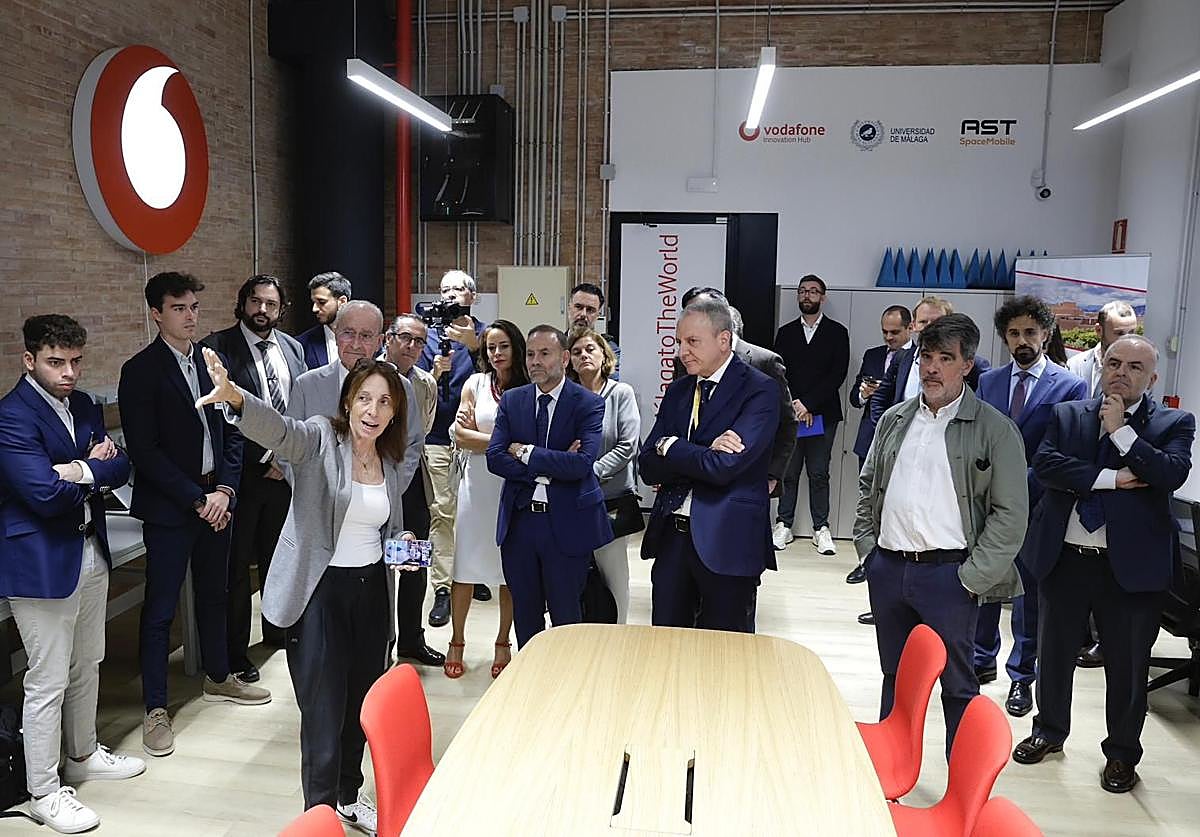 Imagen principal - Nace Málaga Satellite Center: el primer &#039;lab&#039; europeo de la tecnología que traerá la cobertura universal desde el espacio