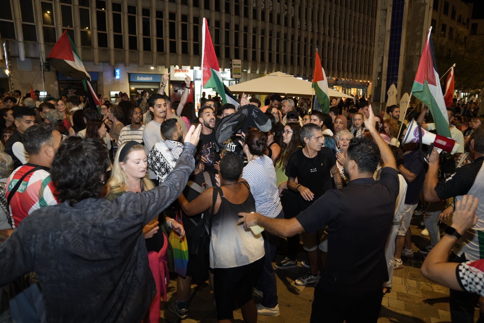 La protesta en Málaga por la flotilla de Gaza, en imágenes
