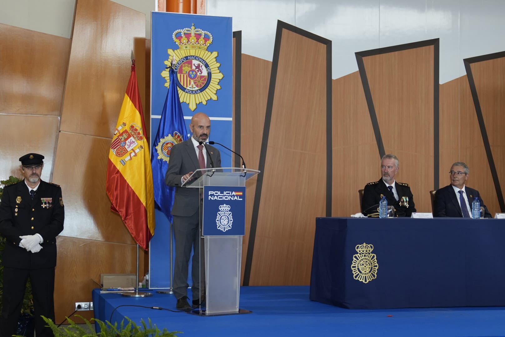 La Policía Nacional celebra en Málaga el día de su patrón