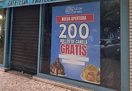 Cartel anunciador de la próxima apertura del obrador en Huelin.