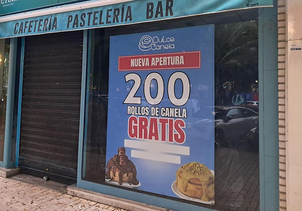 Cartel anunciador de la próxima apertura del obrador en Huelin.