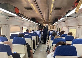 Interior del tren de Media Distancia que tuvo un problema con los aseos.