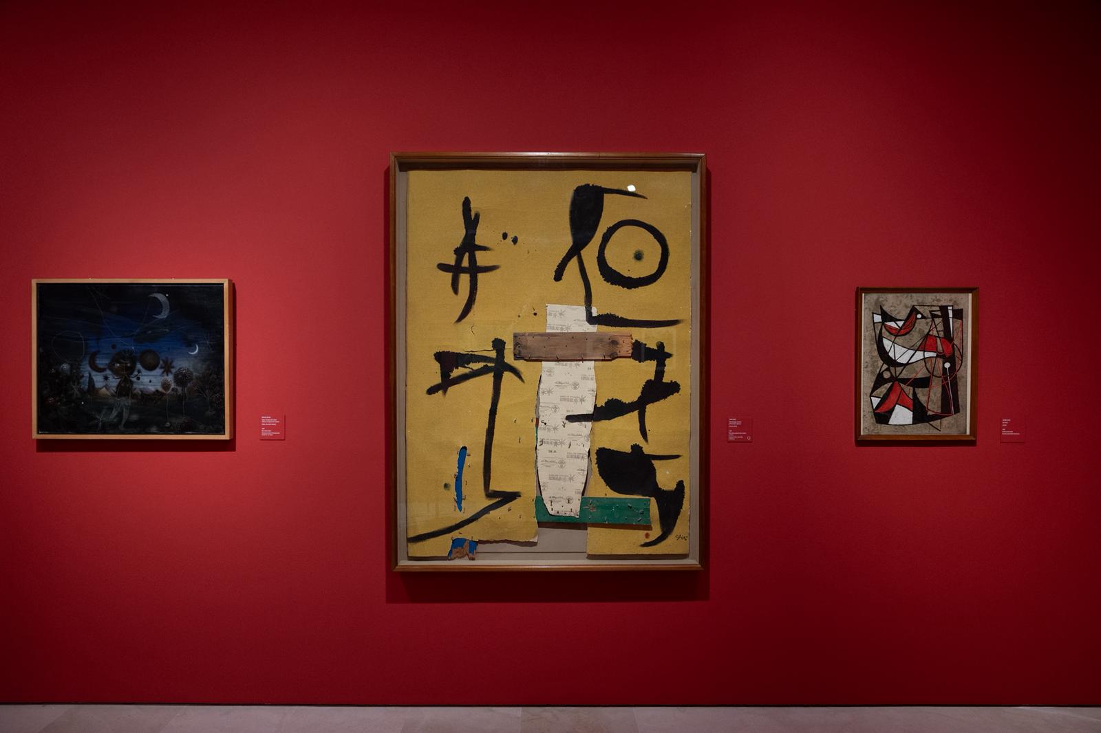 La exposición &#039;Telúricos y primitivos. De la Escuela de Vallecas a Miquel Barceló&#039;, en imágenes