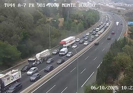 Un accidente cerca del túnel de San José deja importantes retenciones en la A-7 de Málaga