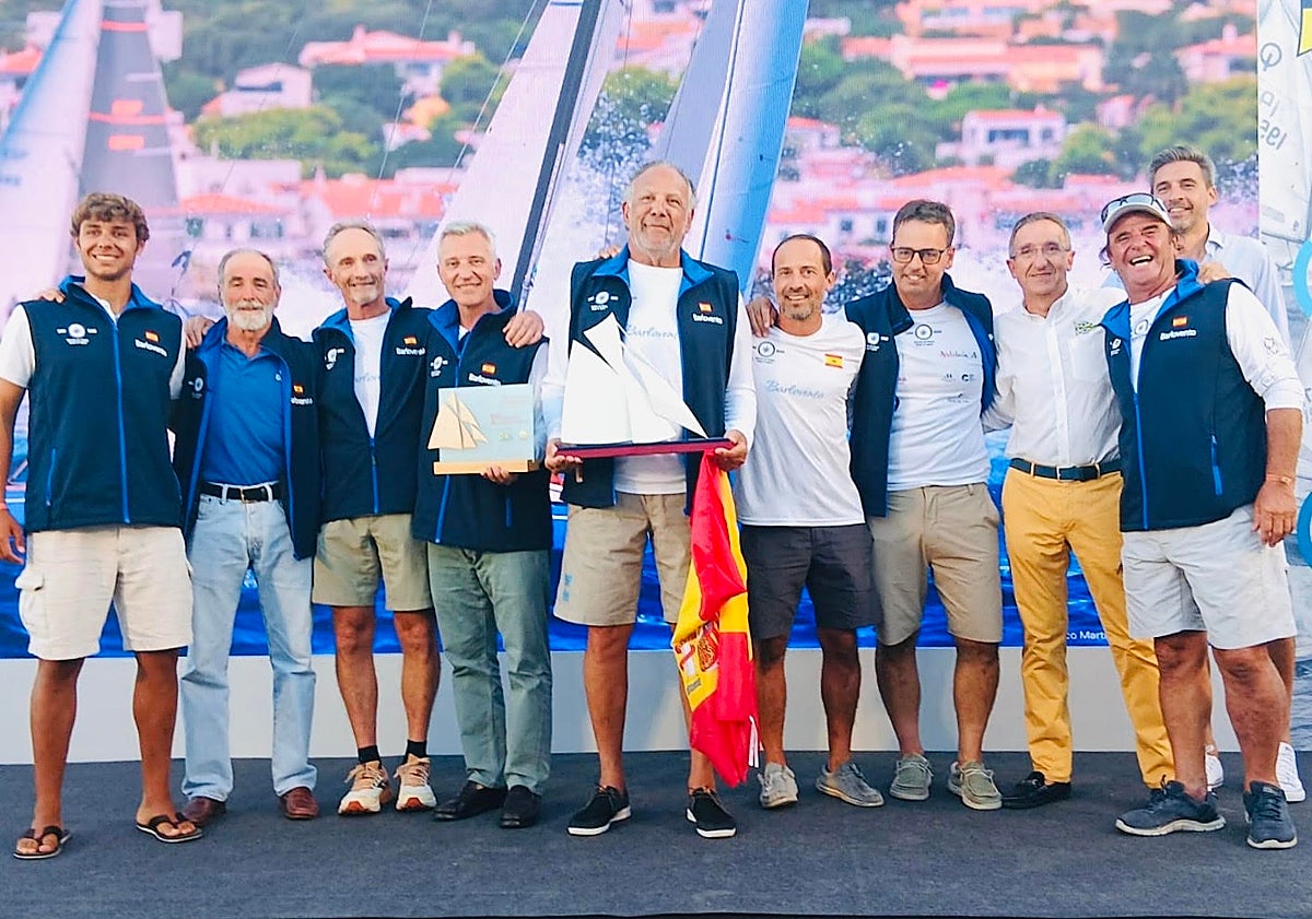 Imagen principal - Un equipo para la historia de la vela malagueña