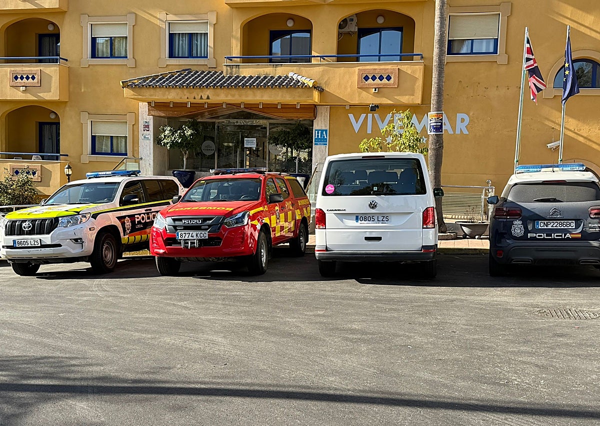 Imagen secundaria 1 - Imágenes del cierre del hotel Vistamar, que operaba con el nombre de Vivemar.