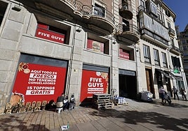 La cadena ya ha puesto los rótulos en el local de la Alameda Principal.