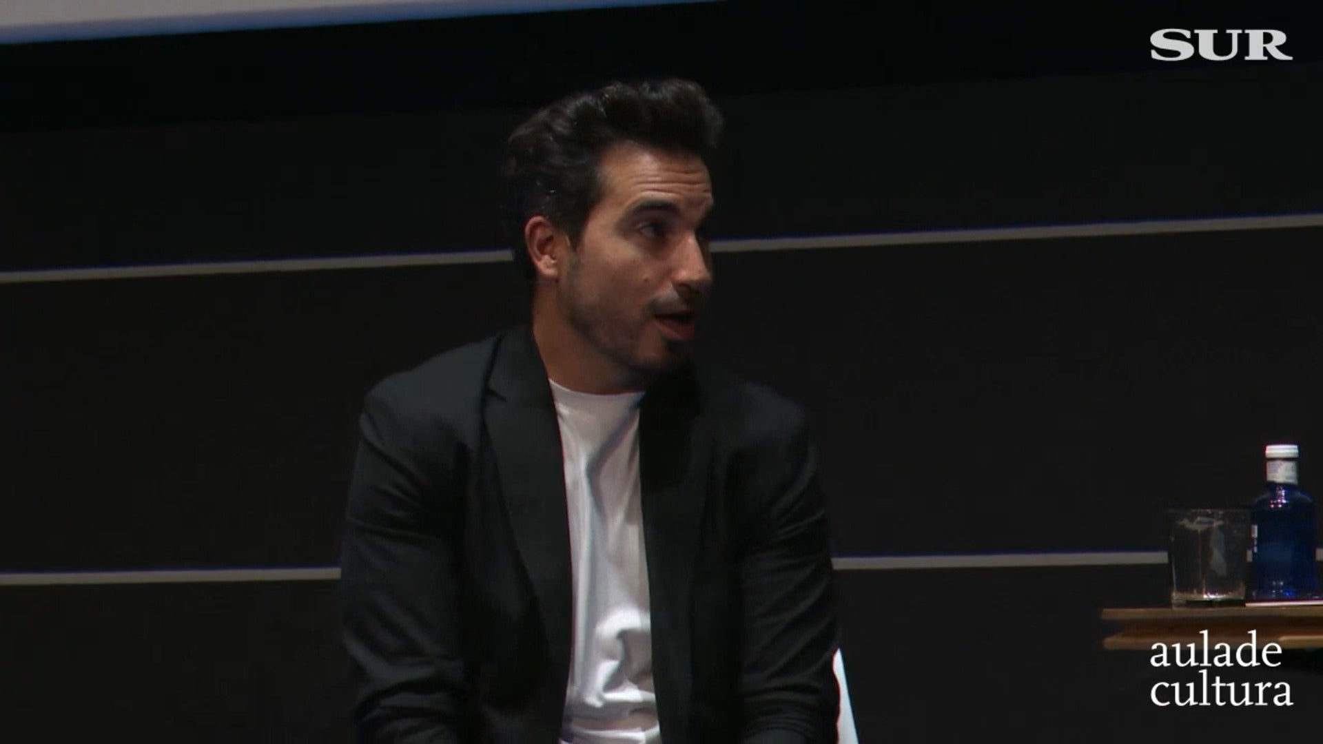 Javier Castillo presenta 'El susurro del fuego' en el Aula de Cultura de SUR