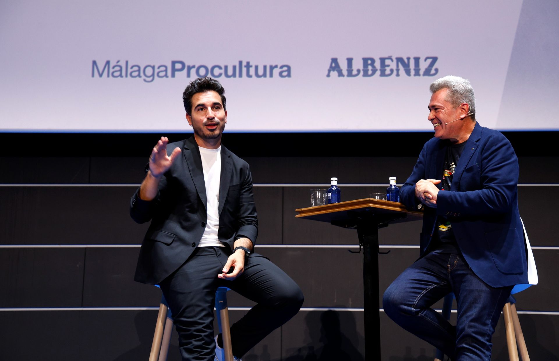 Presentación de &#039;El susurro del fuego&#039; con Javier Castillo en el Aula de Cultura de SUR