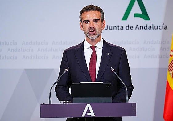 El consejero de Agricultura, Ramón Fernández-Pacheco, en la rueda de prensa del Consejo de Gobierno.
