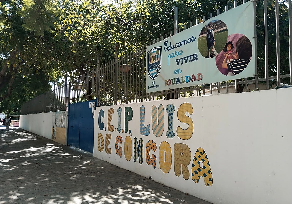 Entrada C.E.I.P. Luis de Góngora.