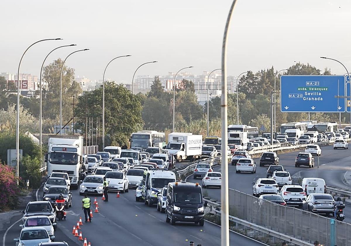 Identifican al motorista fallecido en el accidente que colapsó la antigua N-340
