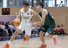 El malagueño De la Iglesia trata de frenar al madridista Alonso