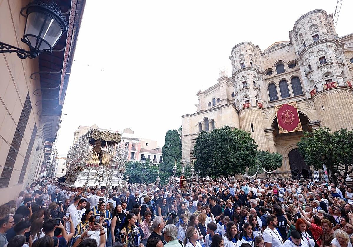 La procesión extraordinaria de la Virgen del Gran Perdón por el centenario de la Hermandad del Prendimiento, en imágenes