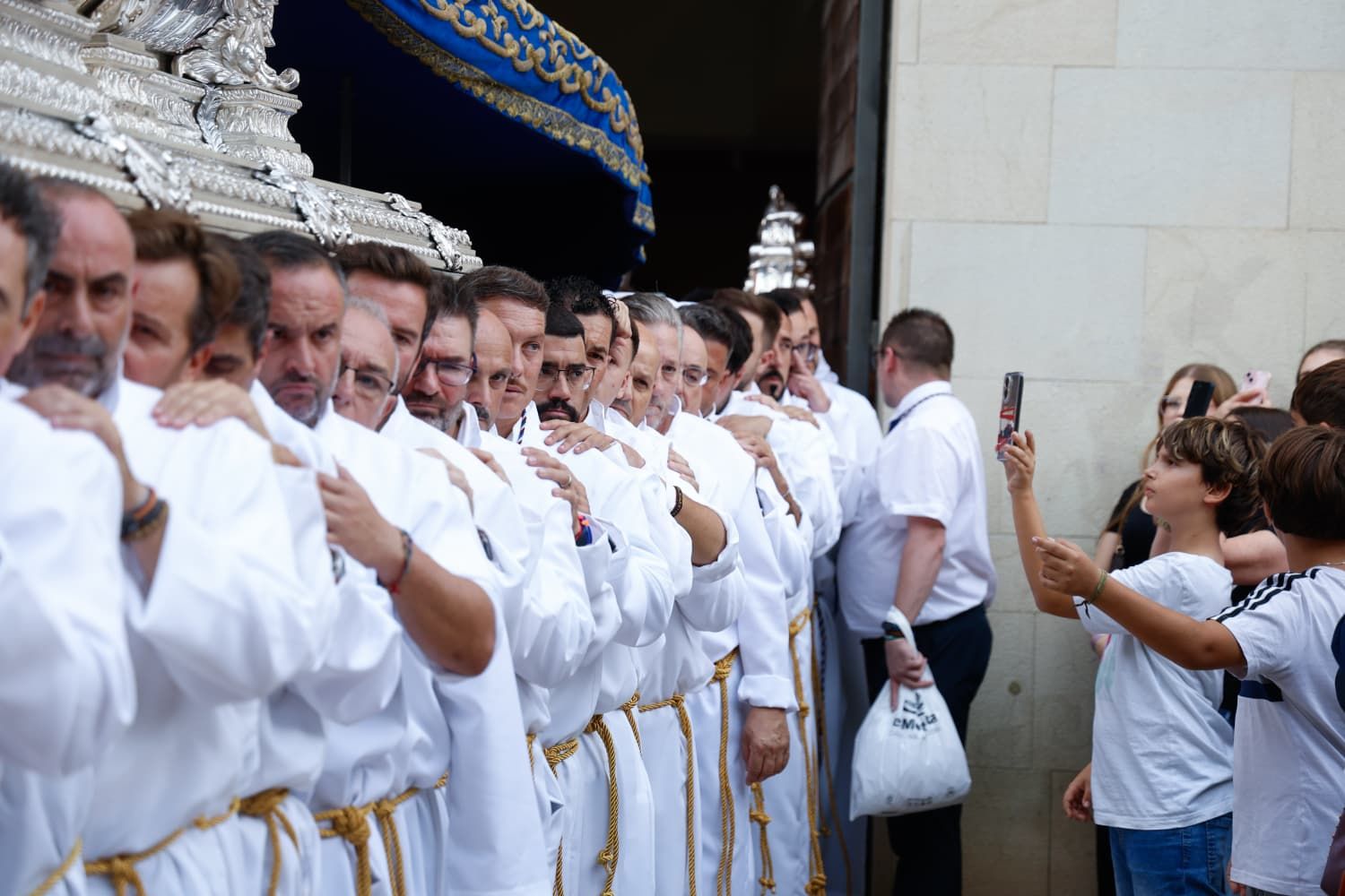 La procesión extraordinaria de la Virgen del Gran Perdón por el centenario de la Hermandad del Prendimiento, en imágenes