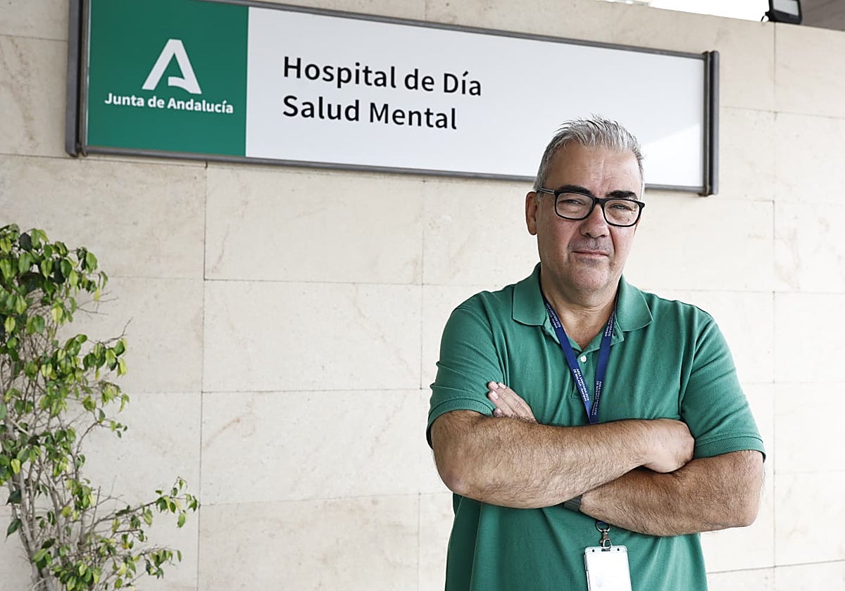 En la imagen, Francisco Javier González Mesa, supervisor de enfermería de la Unidad de Salud Mental de la Axarquía.