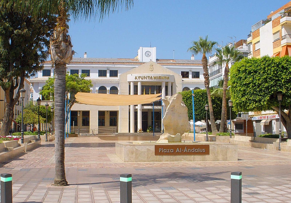 El Ayuntamiento, cuyo salón de plenos acoge las jornadas.