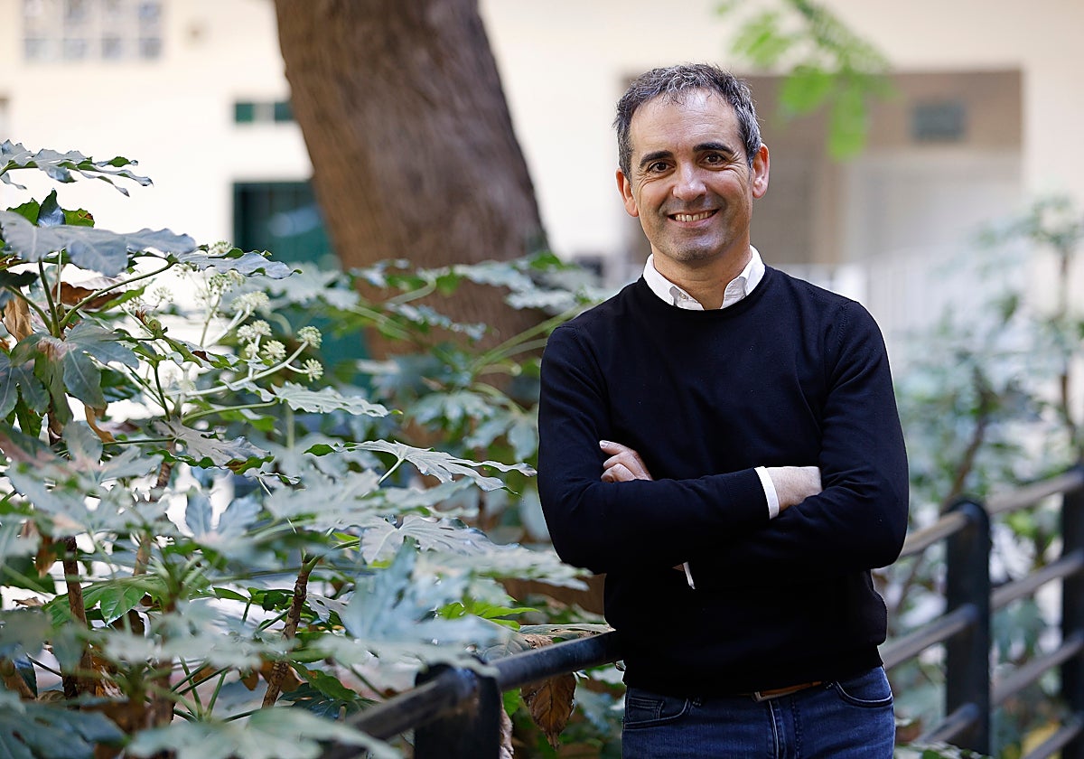 El gerente de la OFM, también candidato para sustituir al hermano de Pedro Sánchez en Badajoz