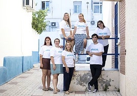 María Jesús, junto a seis de sus ocho hijos.