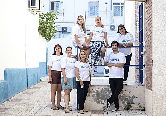 María Jesús, junto a seis de sus ocho hijos.